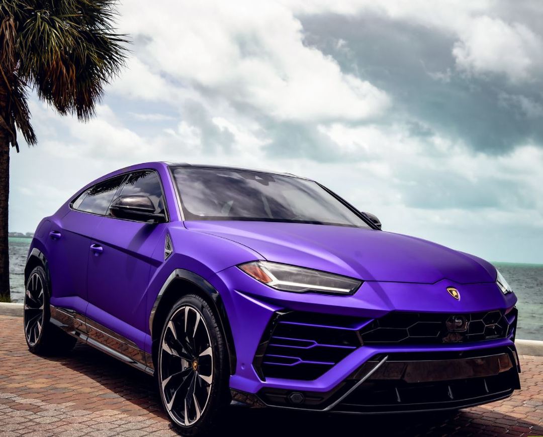 Lamborghini Urus Mate Purple