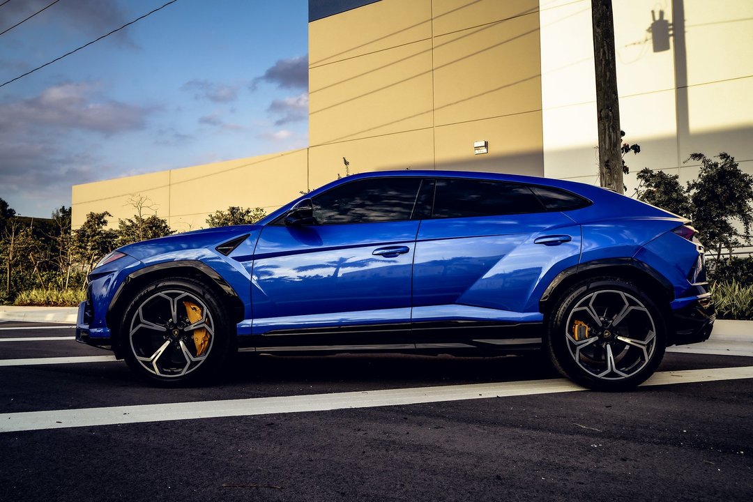 Lamborghini Urus Pepsi Blue