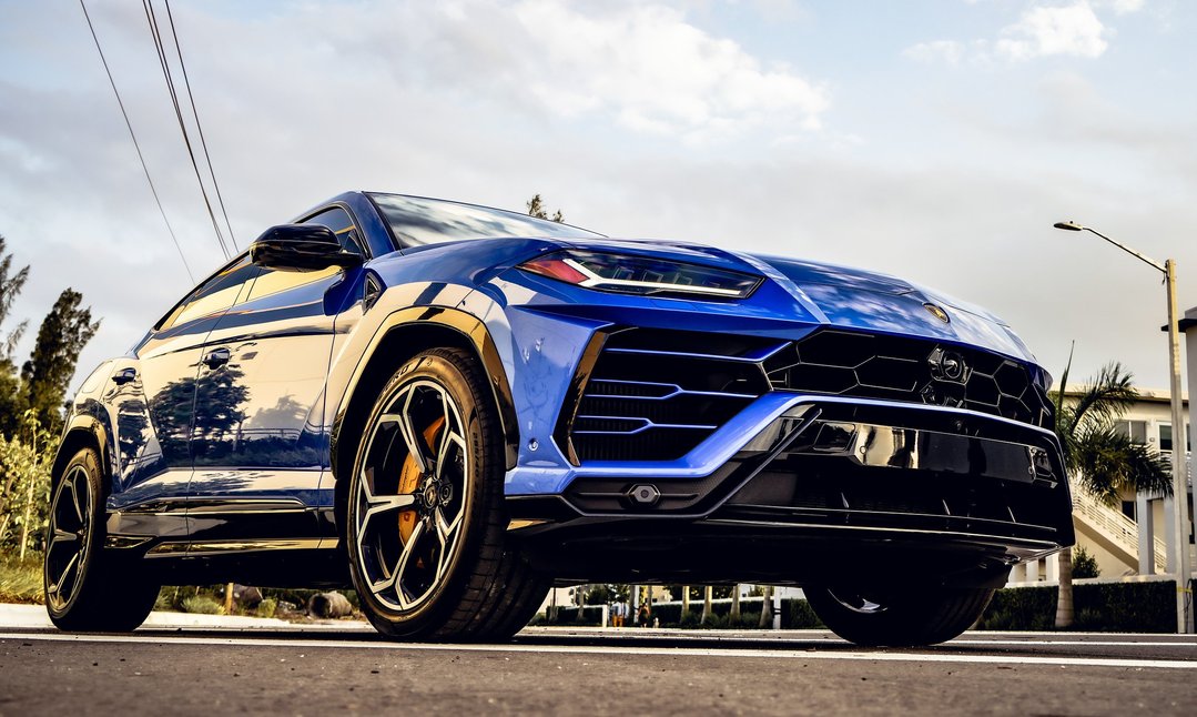 Lamborghini Urus Pepsi Blue