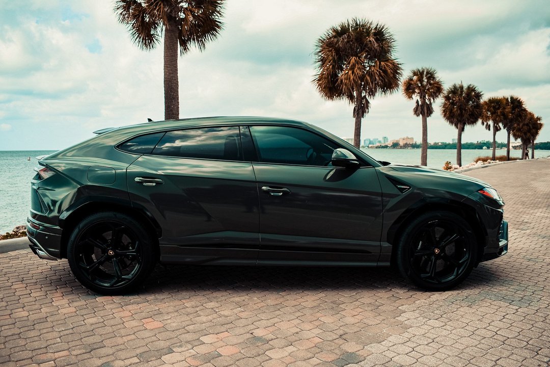 Lamborghini Urus Military Green