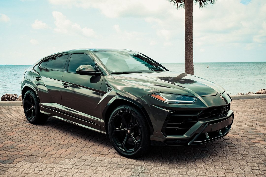 Lamborghini Urus Military Green