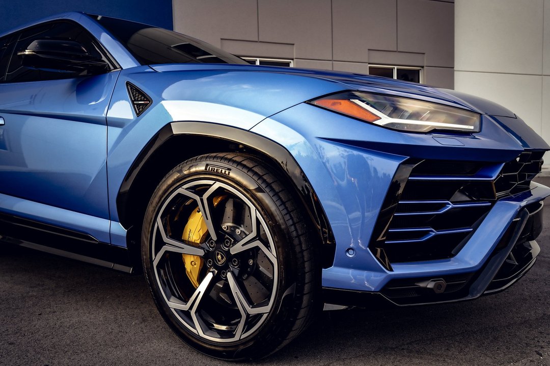 Lamborghini Urus Pepsi Blue